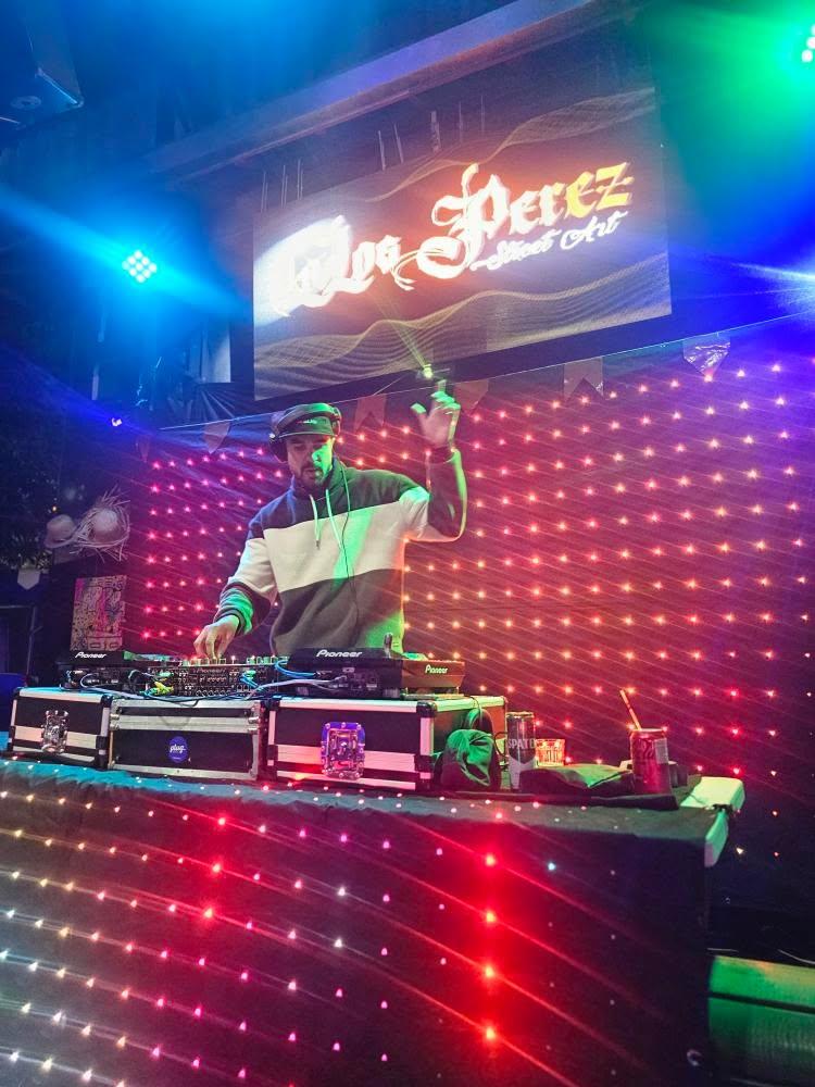 Thumbnail de live set de SALES